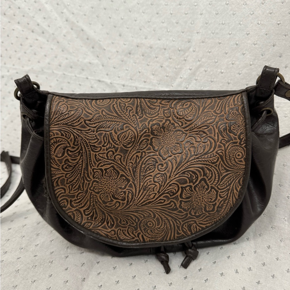 Cross body purse. Super cute western floral design.